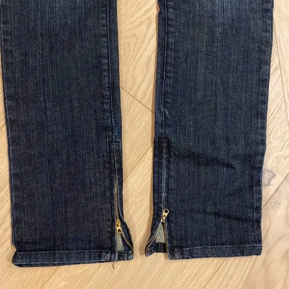 Guess Jeans - Picture 3 of 3